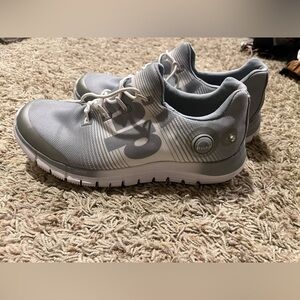 REEBOK WOMENS PUMP SHOES GRAY SIZE 8